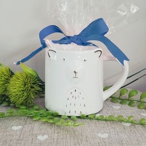 LIFE AT HOME Arctic White/Gold Polar Bear Mug